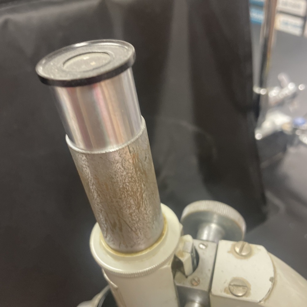 AS-IS Vintage BIOSCOPE SCIENCE CO. MODEL H.S.-A MICROSOCPE - Picture 4 of 10